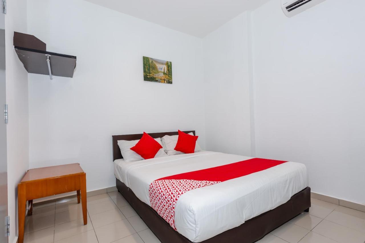 Oyo 1090 Hollitel Hotel Melaka Exteriér fotografie