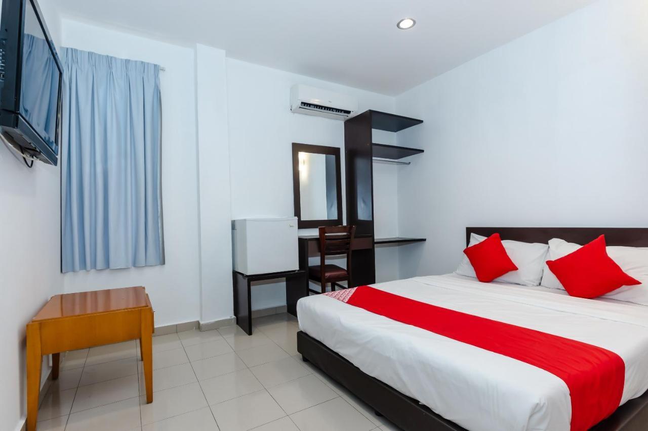 Oyo 1090 Hollitel Hotel Melaka Exteriér fotografie