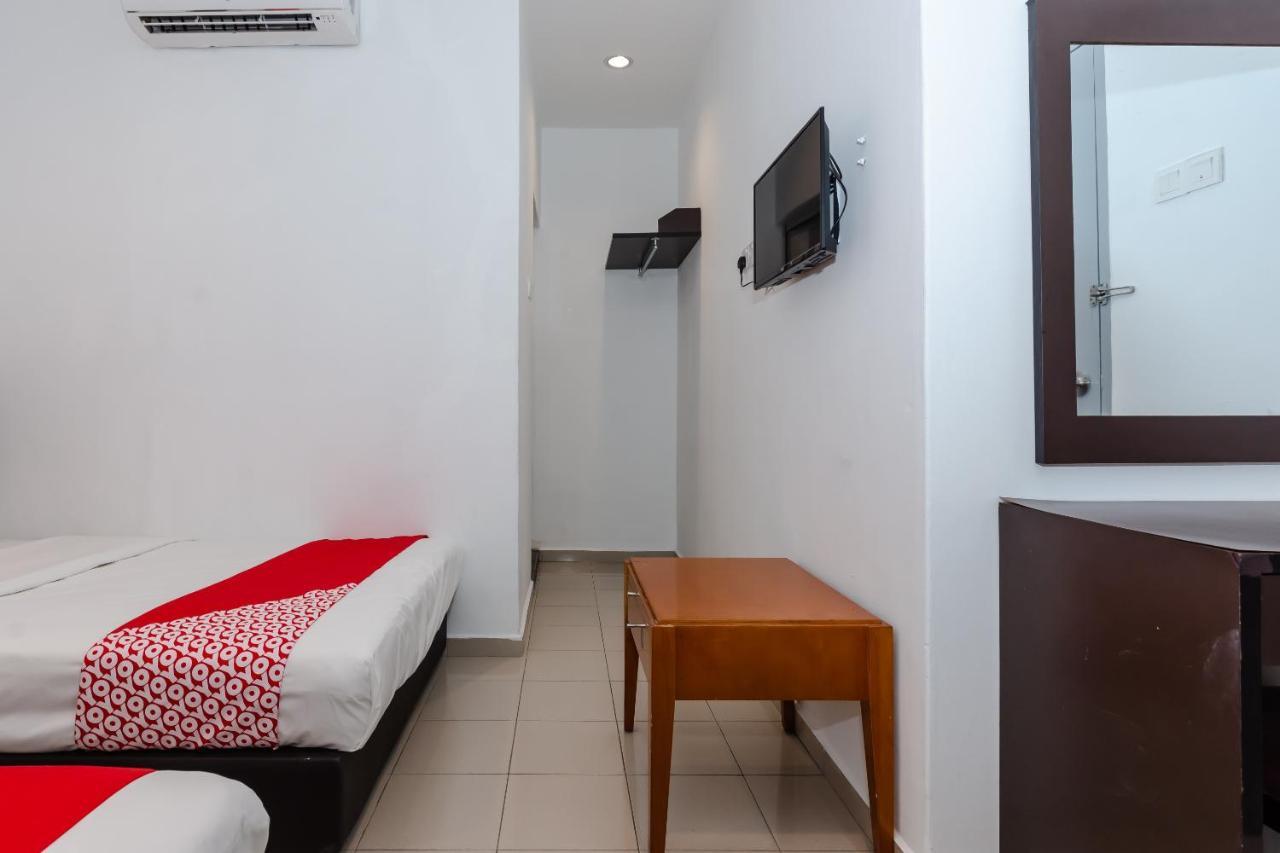 Oyo 1090 Hollitel Hotel Melaka Exteriér fotografie